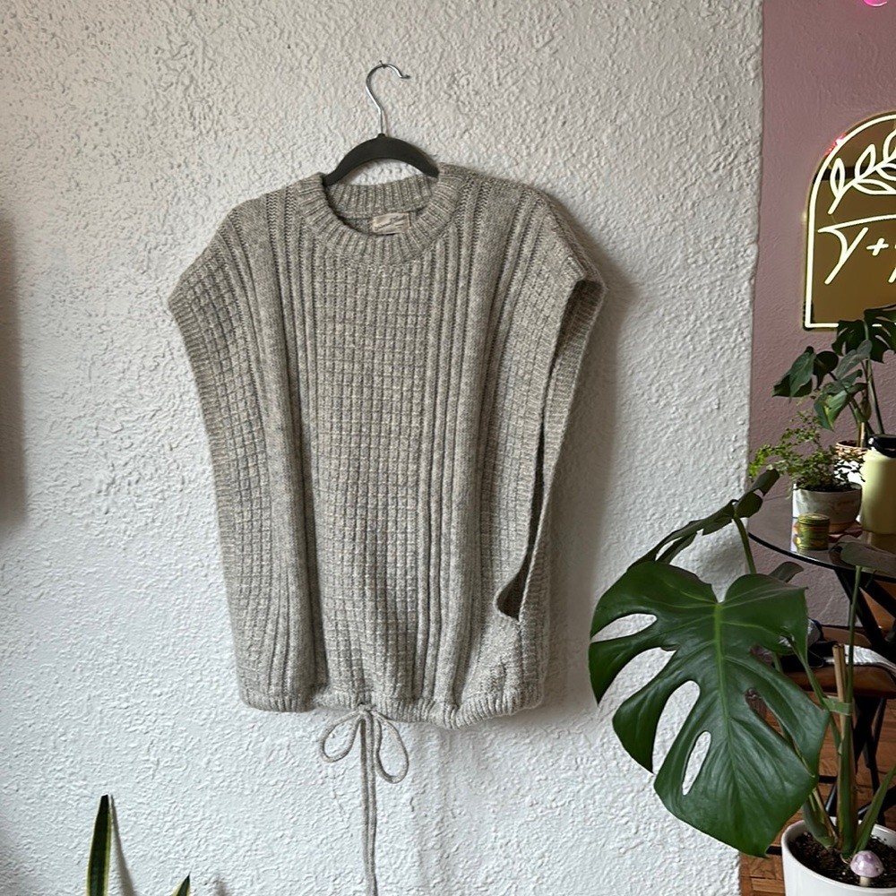 Target/Universal Thread Grey Sweater Pull Over